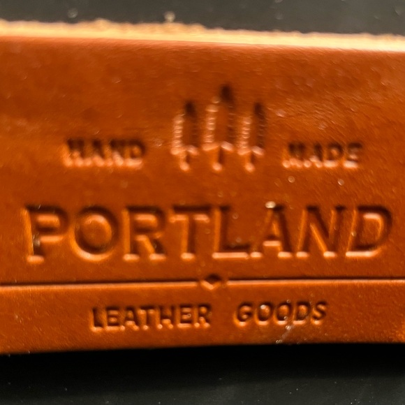 NEW Portland Leather Medium Zipper Tote Bag with English Bridle handles - Picture 3 of 7